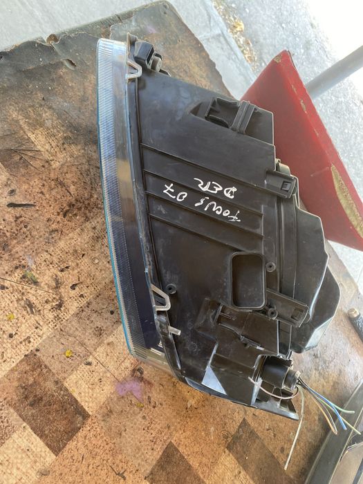 Десен фар за форд фокус