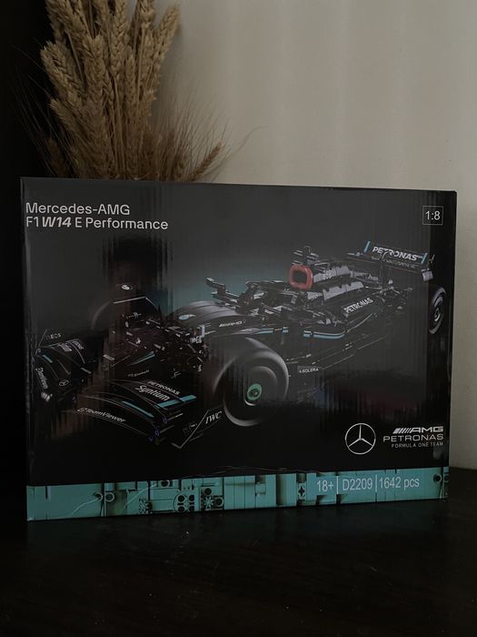 Конструктор Technic Formula 1 Mercedes и другие модели F1