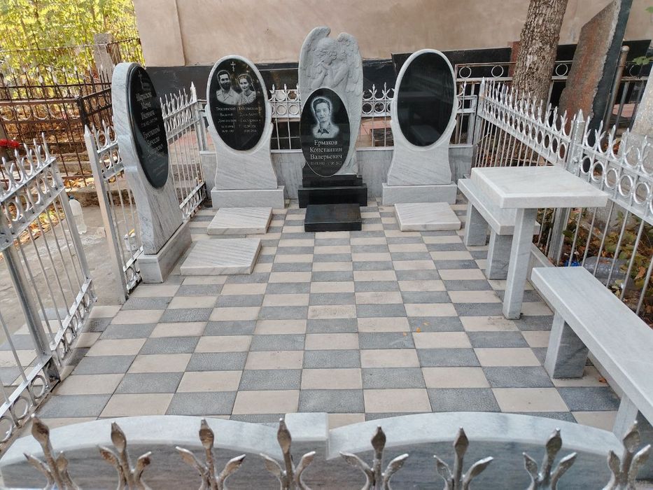 Памятники из мрамора и гранита. Уход за могилами. Доступные цены