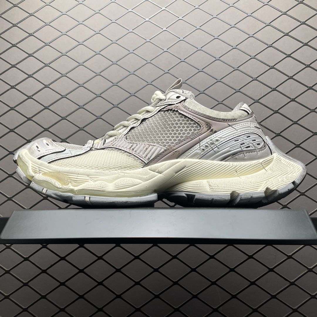 Balenciaga stapler 2024