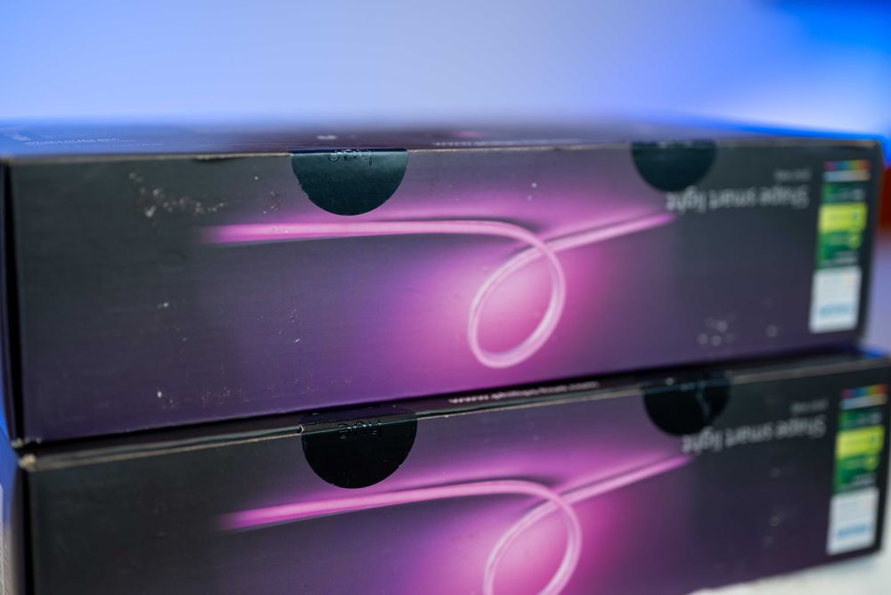 Banda LED exterior Philips Hue Lightstrip Outdoor White & Color 5M