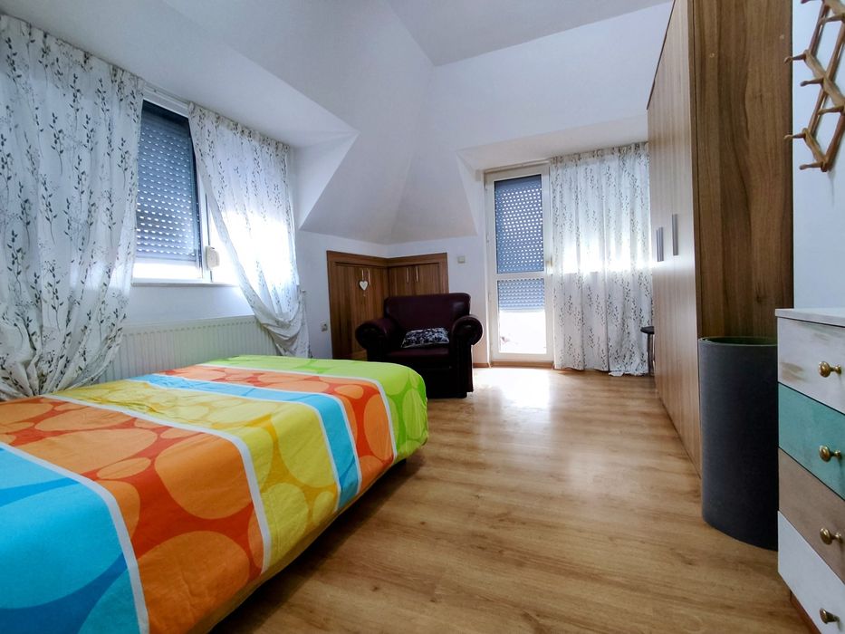 Дава се под наем Тристаен апартамент в Пловдив, Каменица 1 - 110 кв.м за 663 € - Снимка #8