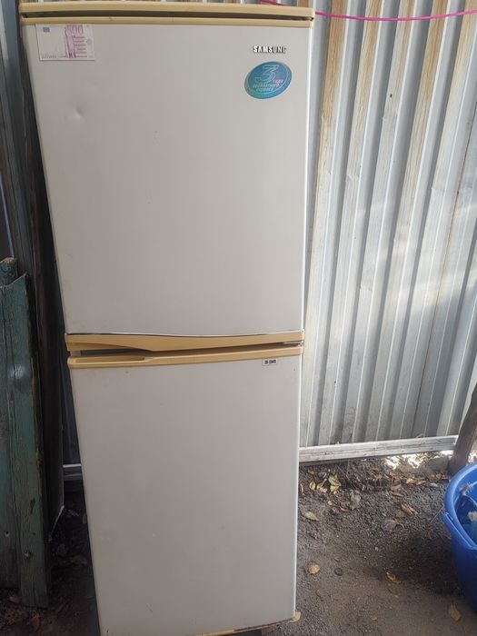 Продам холодильник