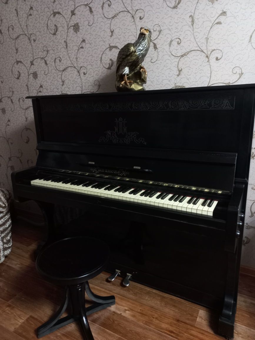 Продаем фортепиано
