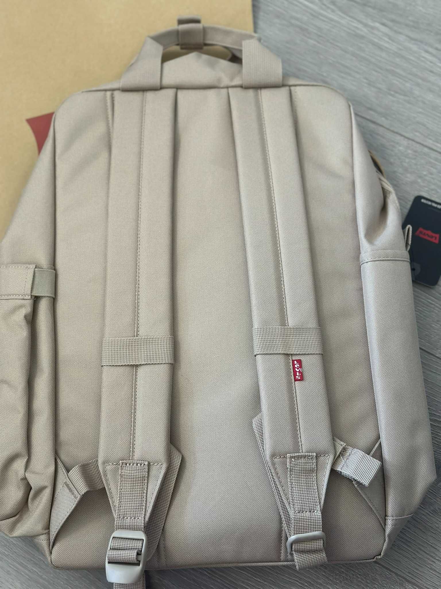 Нова мъжка чанта Levi`s / Levis -идеална за подарък unisex