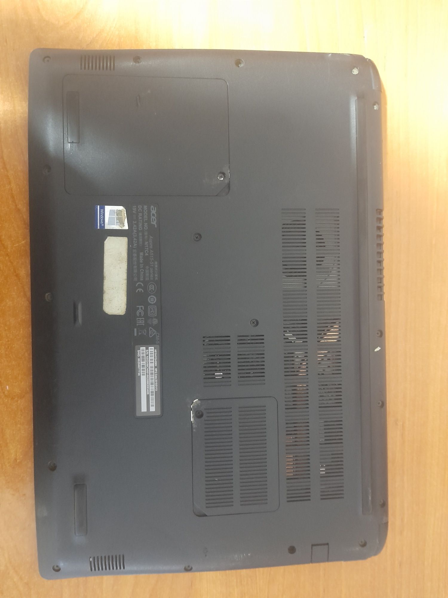 Acer novutbuk 1 T