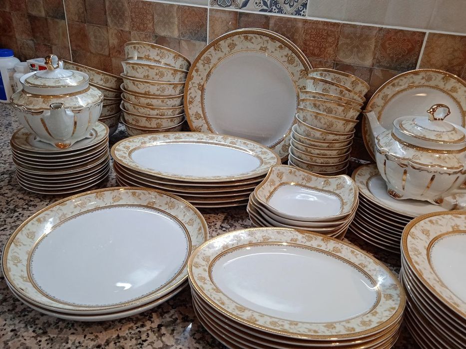 Красивый  набор. В отличном состоянии