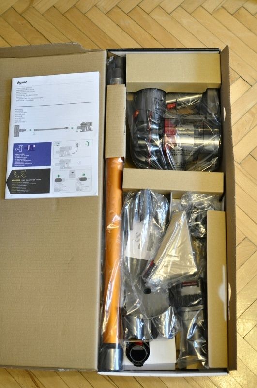 Продается новый пылесос Dyson V8 Absolute (желтый) в заводской упаковк