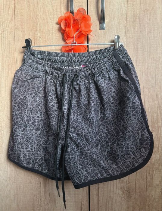 Pantaloni scurti fâș