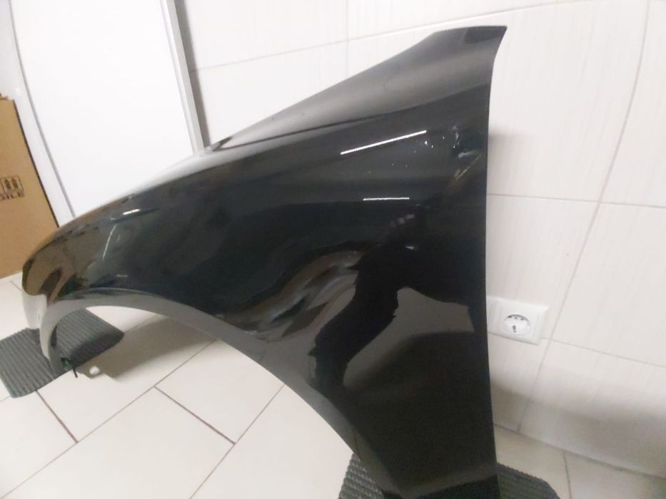 Aripa Fata Stanga Audi A6 C6 An 2004-2010 (LZ9Y (Negru))