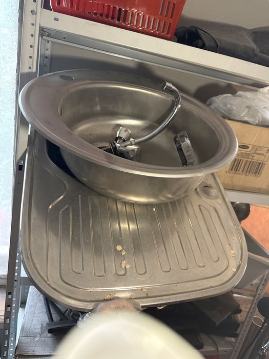 Раковина ,писуар ,кухонные раковины