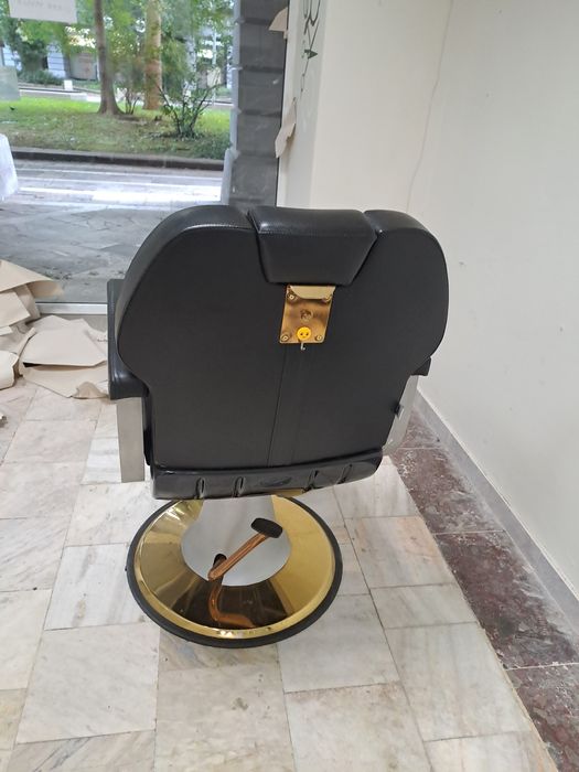 Бръснарски стол Оборудване. Цялостно