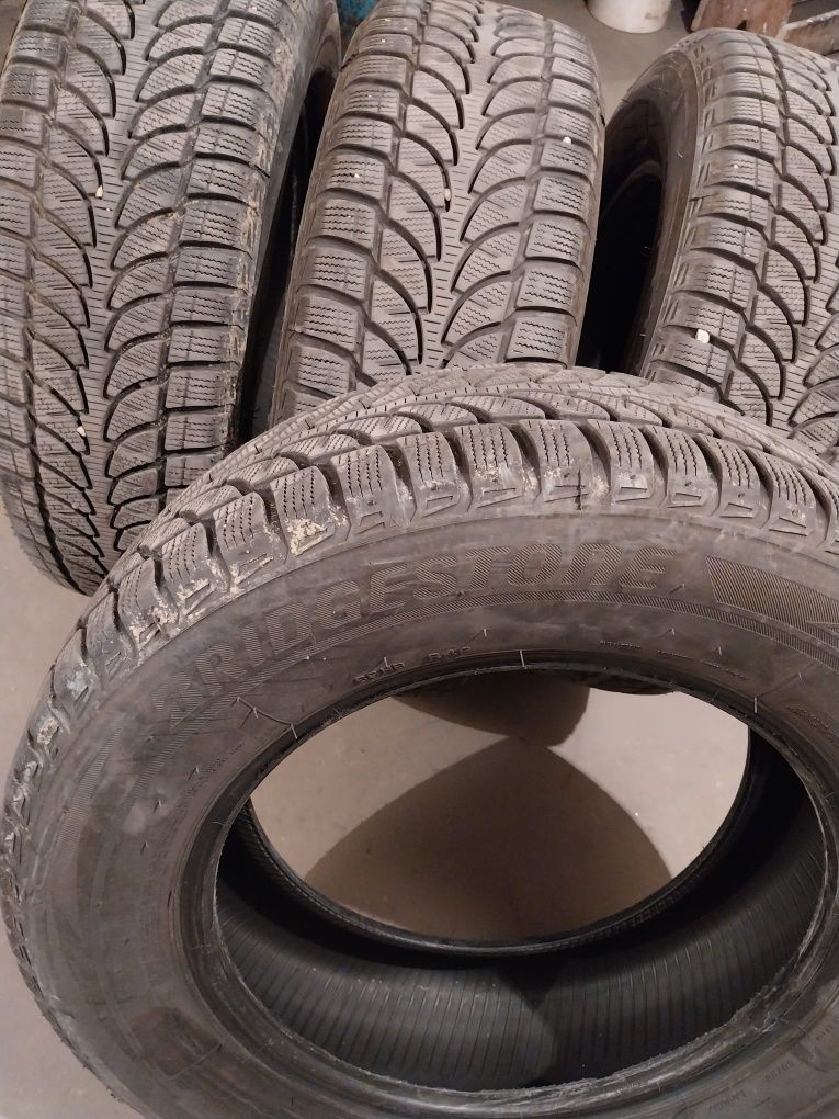 Anvelope Bridgestone 215/65r16