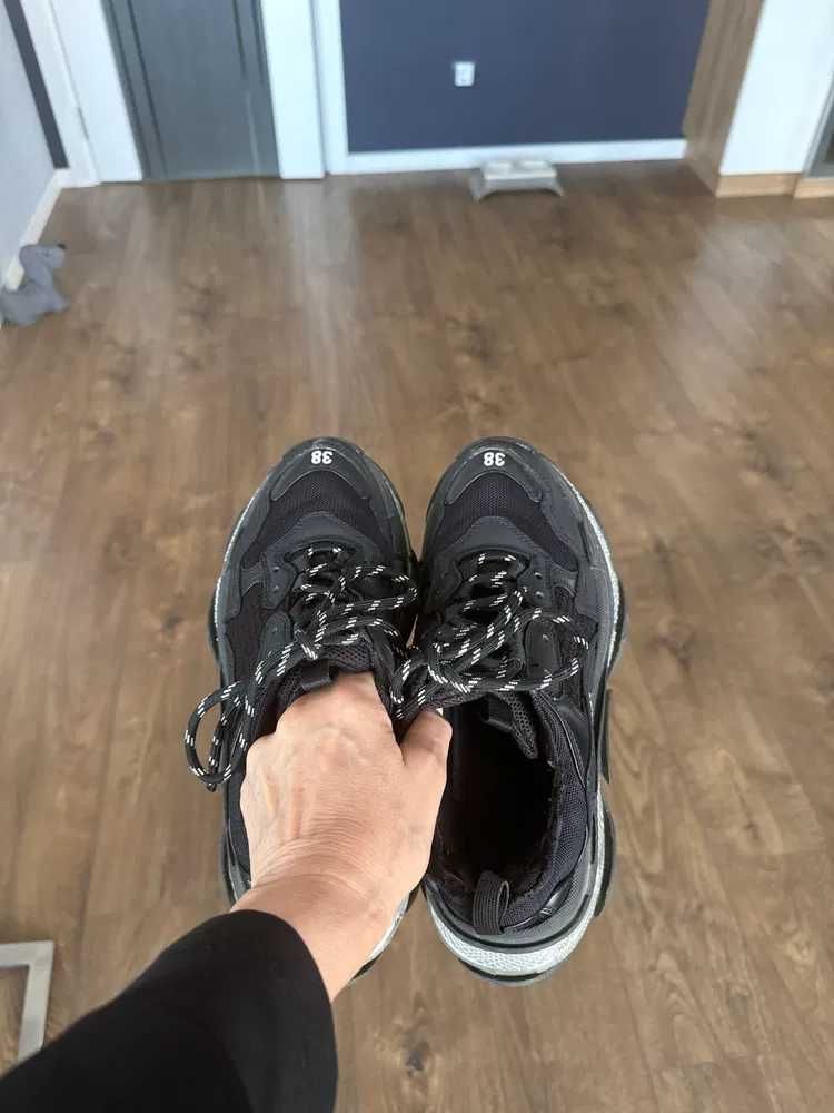 BALENCIAGA Triple S черни