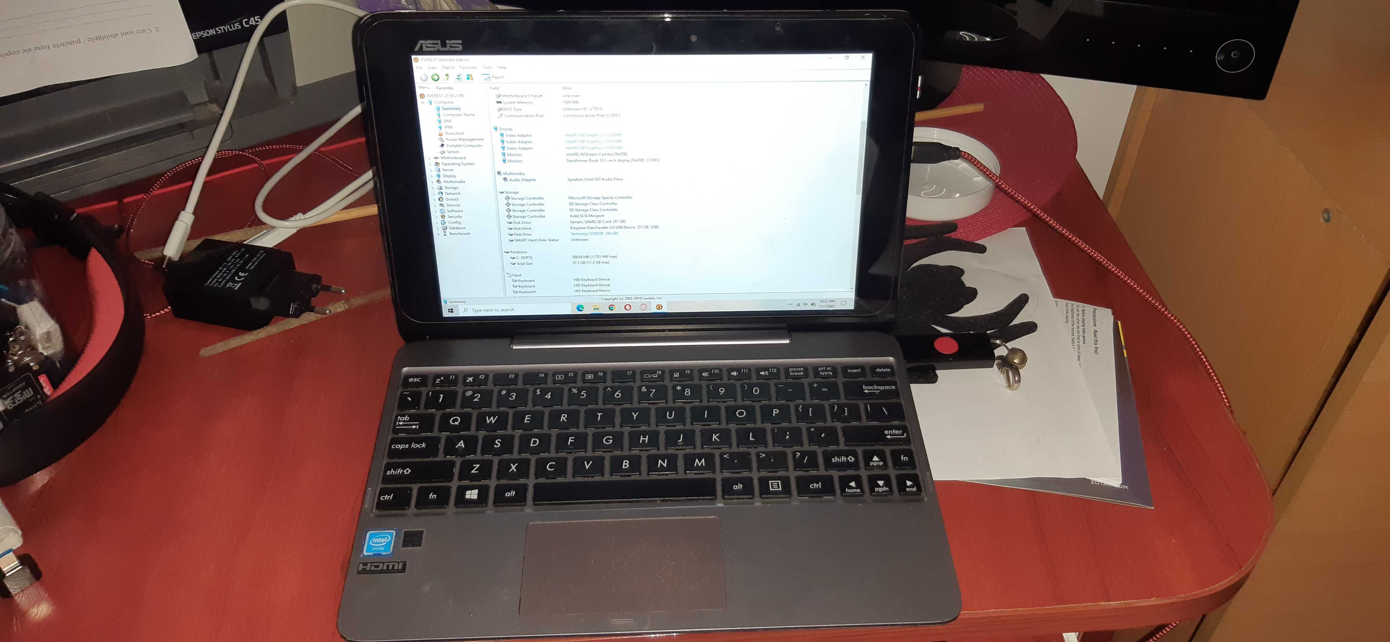 Mini laptop ASUS T100HA 4 gb RAM, 64 gb