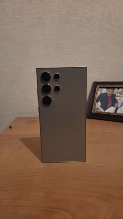 Продаю Samsung S24 Ultra
