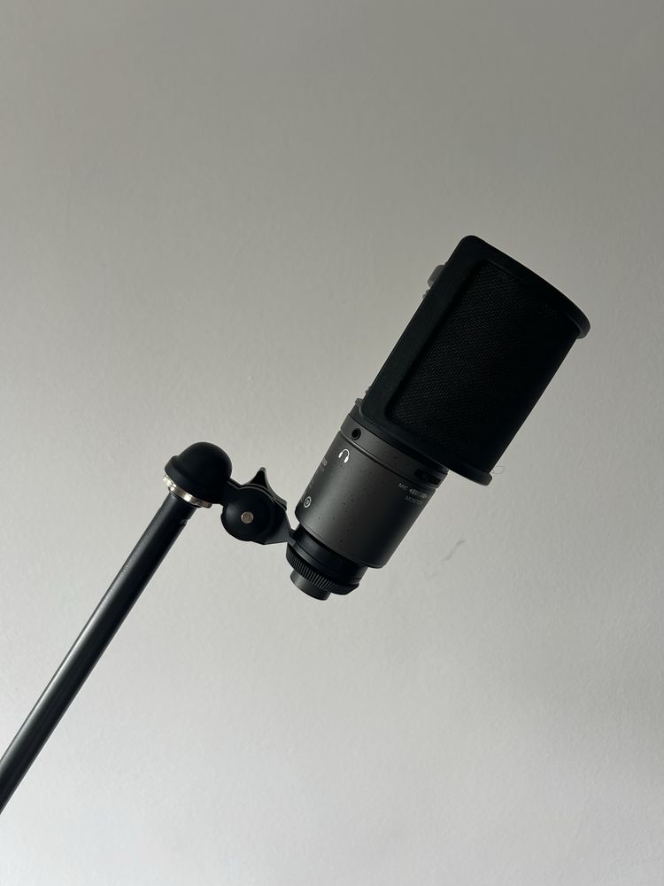 Audio-Technica AT2020 USB микрофон със стойка