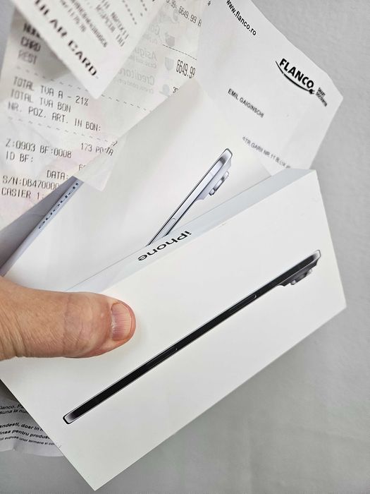 Iphone 17 Air, 256 Gb, neverlock, blue, black, 2 ani Garanție.