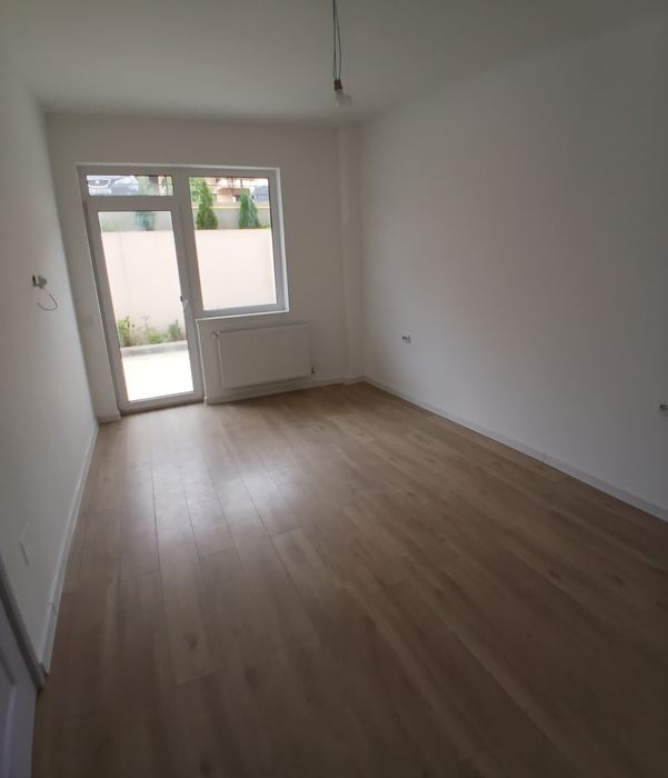 Apartament o  camera, decomandat-Hlincea, Iasi