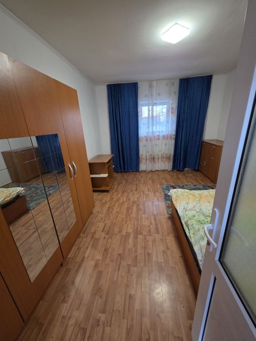 Închiriez casă în Fântânele