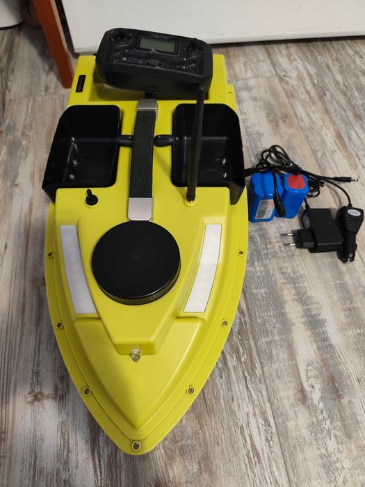 Лодка за захранка D 19