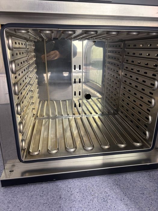 Cuptor de uscare\etuva de laborator Memmert UE500