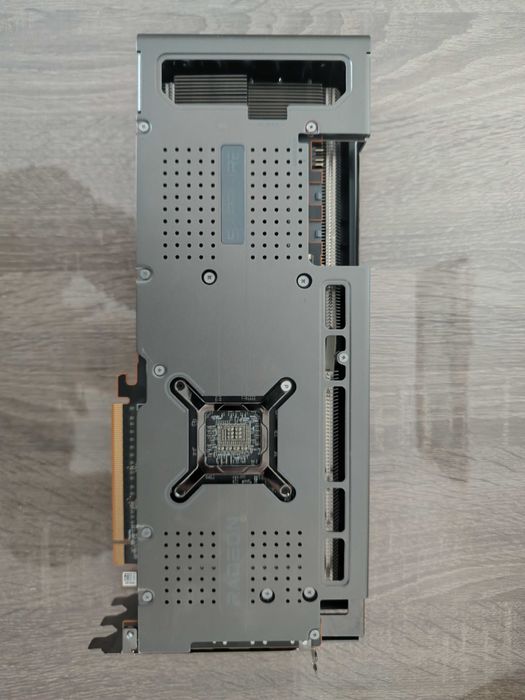 Sapphire RX 7700 XT Nitro+