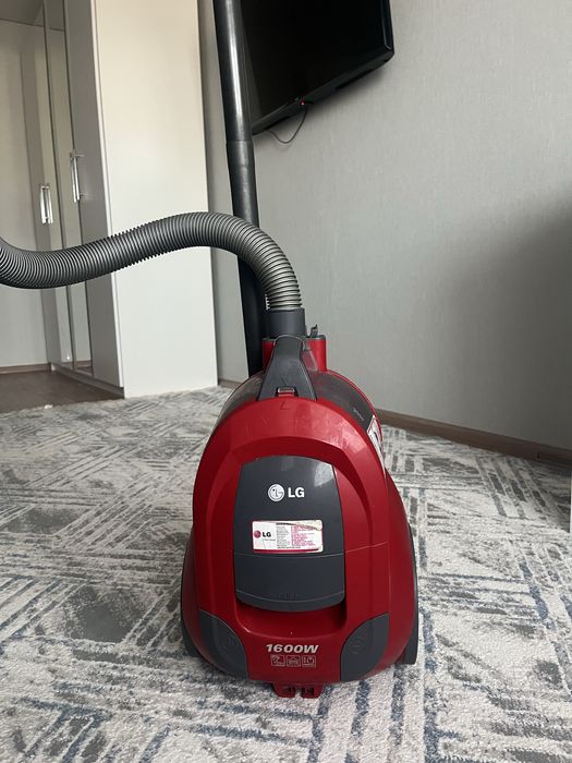 Пылесос LG в хорошем состоянии