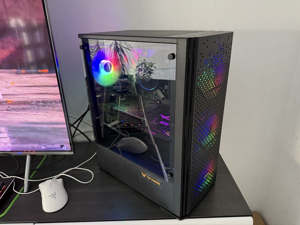 Vand schimb PC Gaming i5 16Gb Ram GTX 1070 8Gb SSD 512Gb RGB