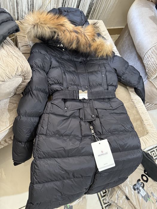 vand geaca dama moncler