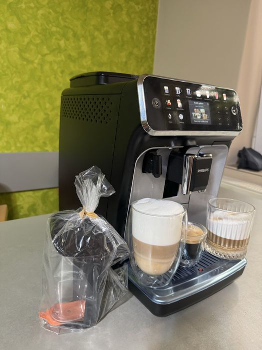 Expresor/aparat de cafea Philips Latte Go seria 5500