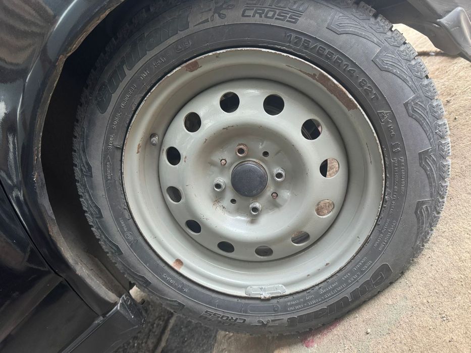 Продам покрышка с досками. Б/у в рабочем состояние.