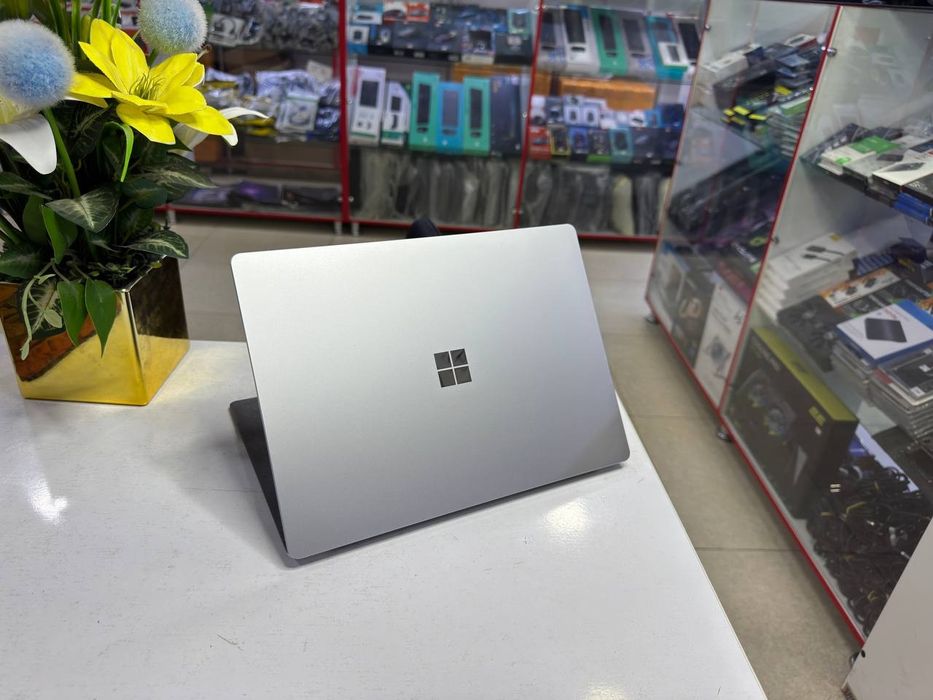 Surface soʻngi rusumdagi core 5-1035G7 x360 14 full hd IPS 8/128 ssd