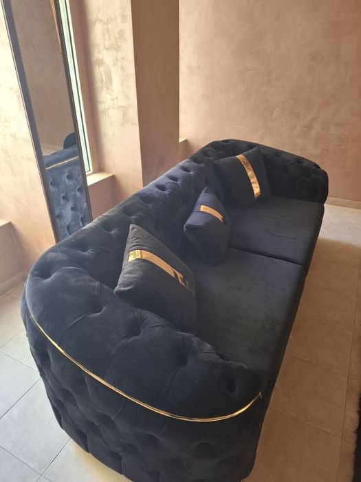 Голям масивен нов диван Честърфийлд 2м