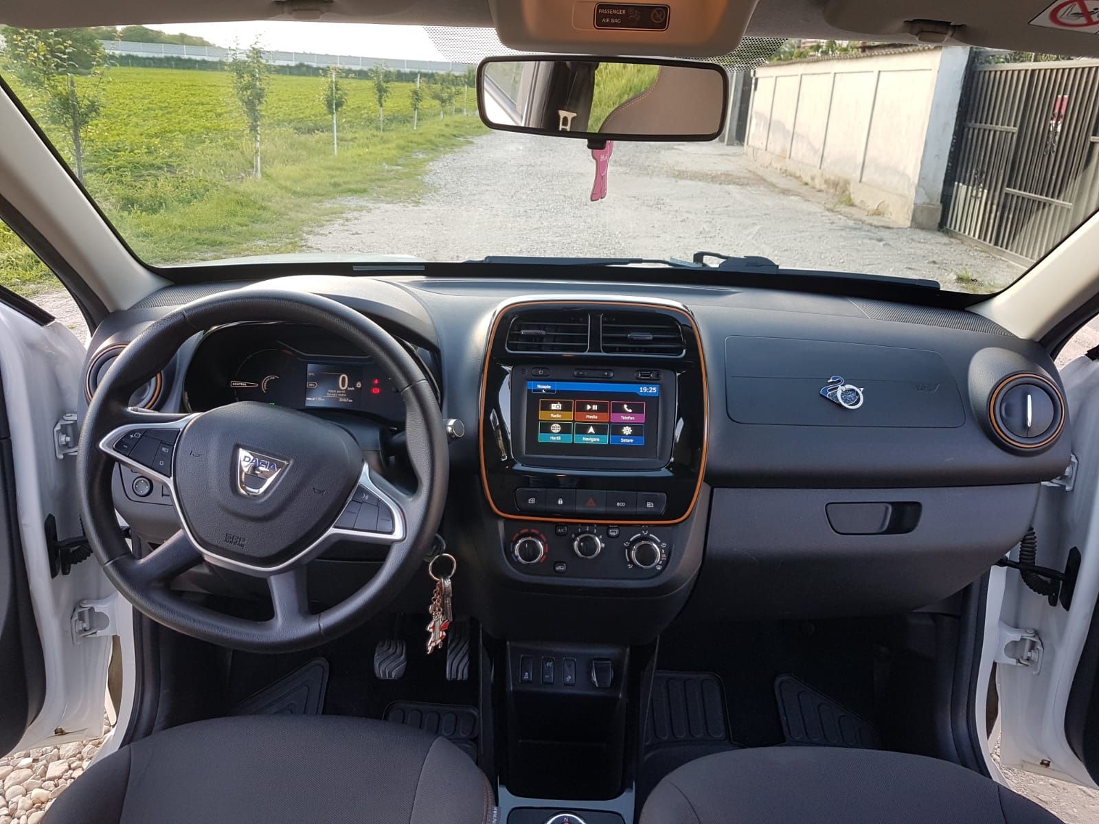 Vând Dacia spring an 2021