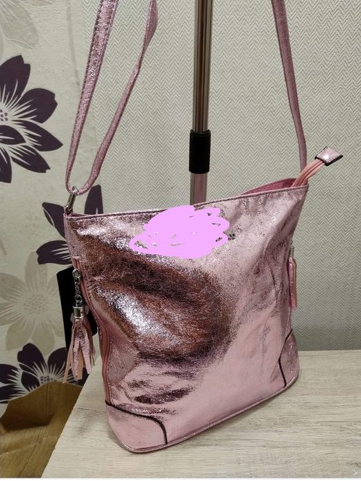 Vând doua genti noi