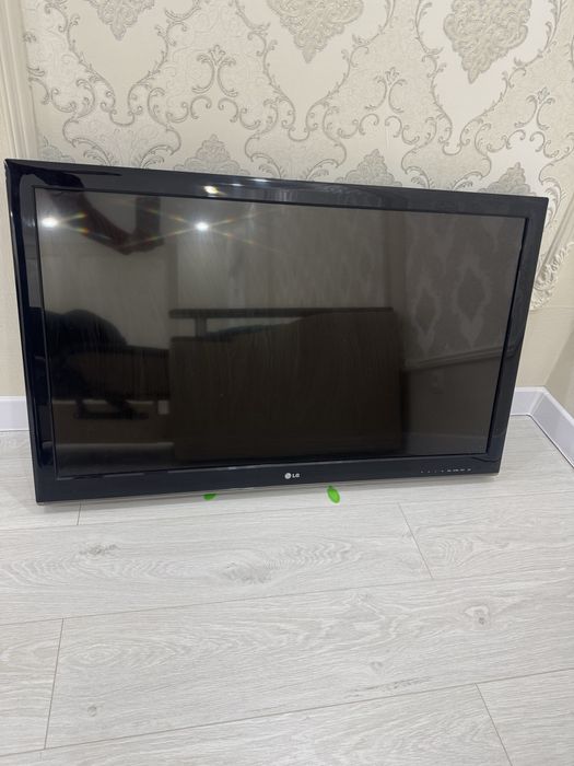 Продаем телевизор LG