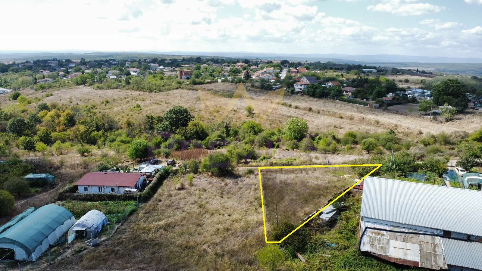 Парцел в Варна, област-с.Бенковски площ 787 цена 57000