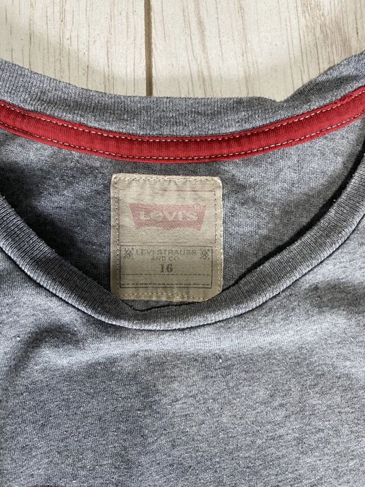 Tricou Levi’s gri