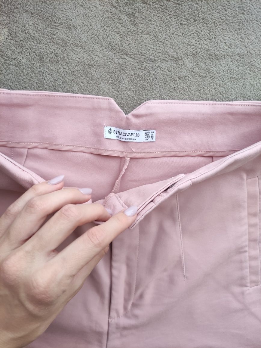 Къси панталони Stradivarius EUR 40