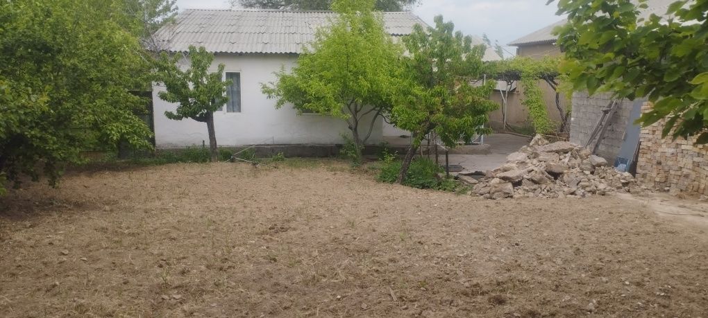Xovli uy sotiladi