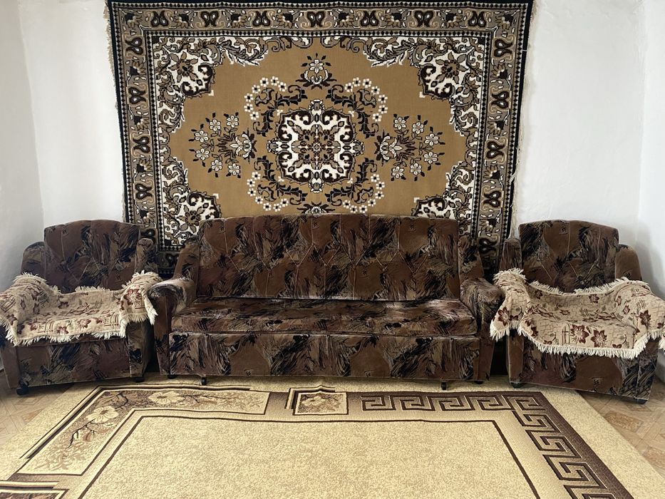 Продам диван с креслами