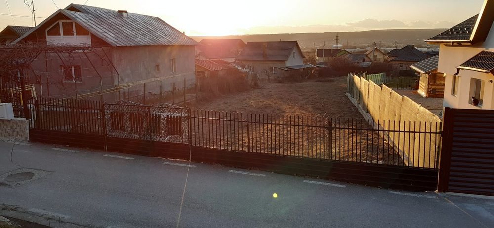 Teren intravilan în cartier Colibași situat la strada principală!!!