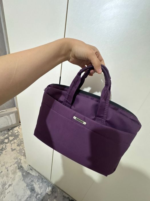 Noutbuk sumka sotiladi holati judayam yaxshi