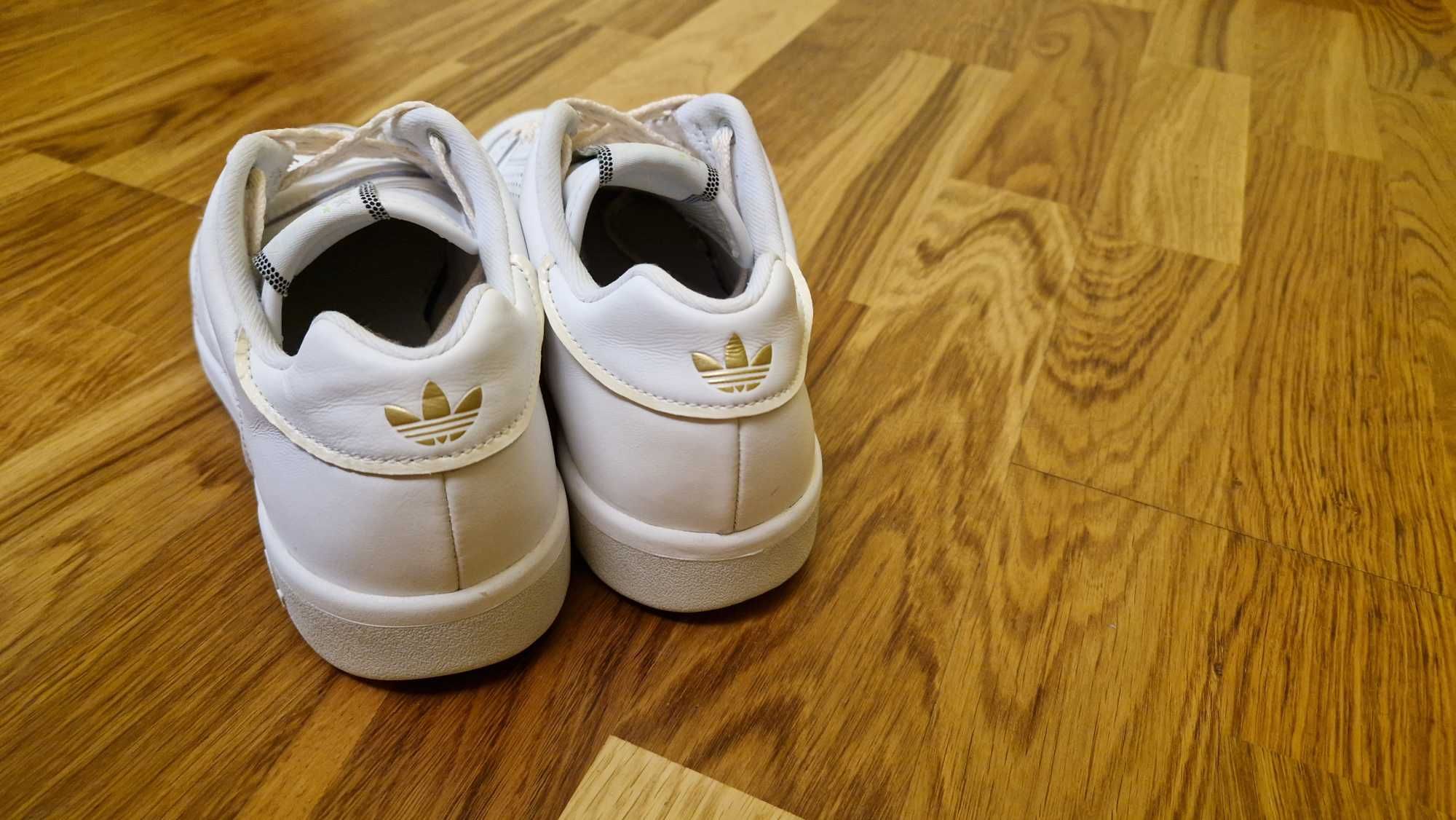 Pantofi adidas nr 37 1/3