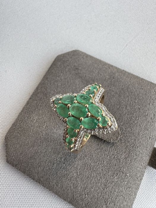 Inel din aur, smaralde si cubic zirconia