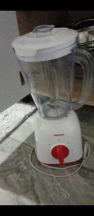 Blender și mixer vertical