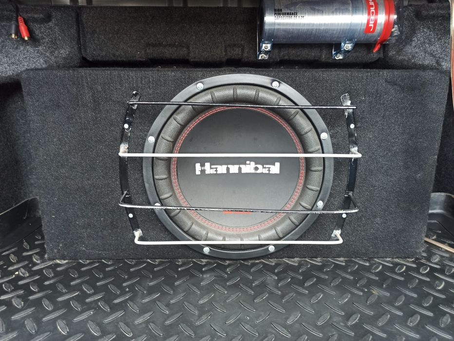 Продам сабвуфер, усилитель, конденсатор.