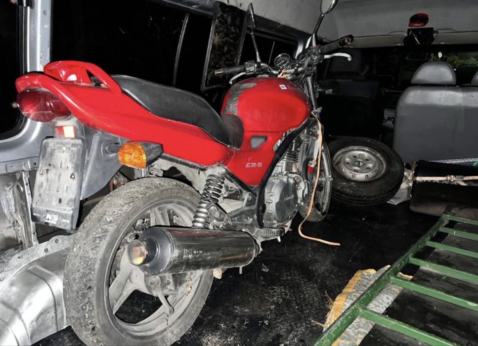 Kawasaki ER5 Само на части