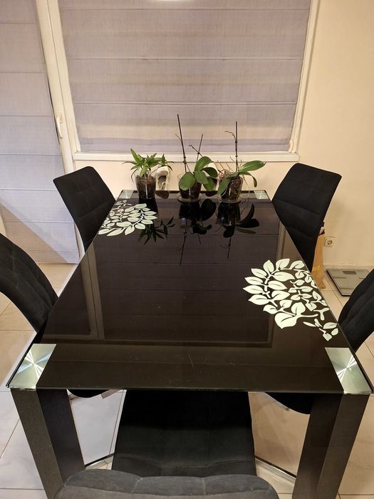 Маса и 6 стола за трапезария